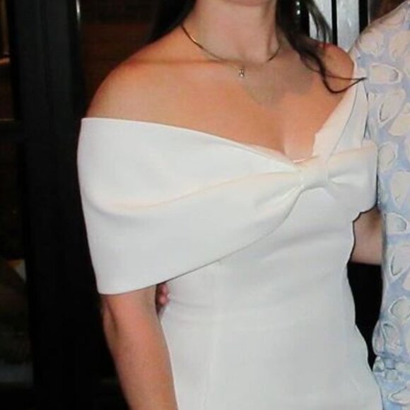 Meshki Gwyneth - Off Shoulder Bow Mini Dress - White - Picture 2 of 3